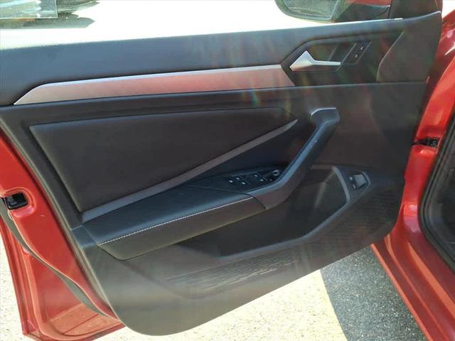 Photo of 2022 Kings Red Volkswagen Jetta