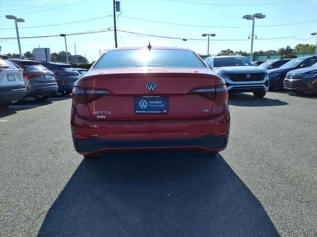 Photo of 2022 Kings Red Volkswagen Jetta