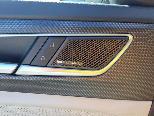 Photo of 2024 Opal White Pearl Effect Volkswagen Atlas Cross Sport
