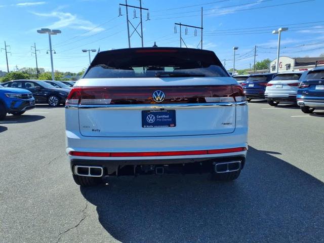 Photo of 2024 Opal White Pearl Effect Volkswagen Atlas Cross Sport