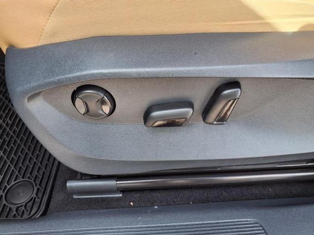 Photo of 2022 Atlantic Blue Volkswagen Tiguan
