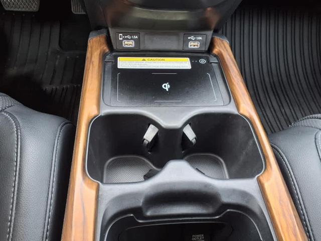 Photo of 2022 Platinum White Pearl Honda CR-V