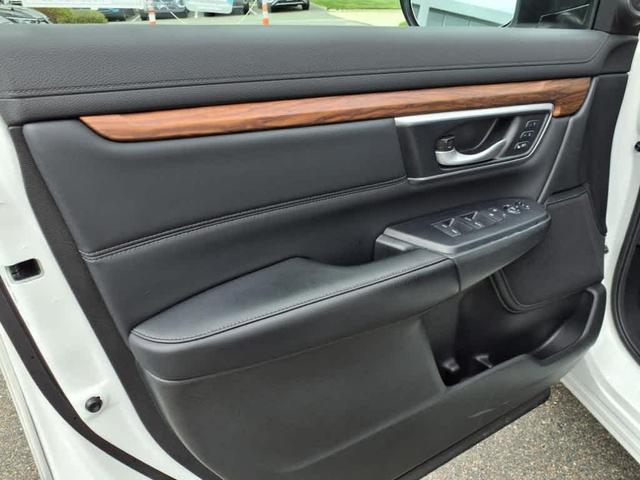 Photo of 2022 Platinum White Pearl Honda CR-V