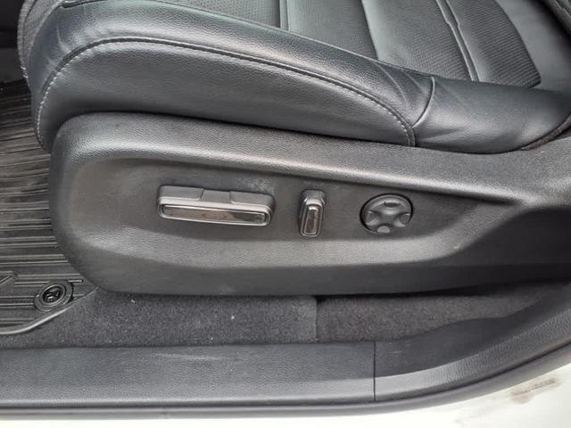 Photo of 2022 Platinum White Pearl Honda CR-V