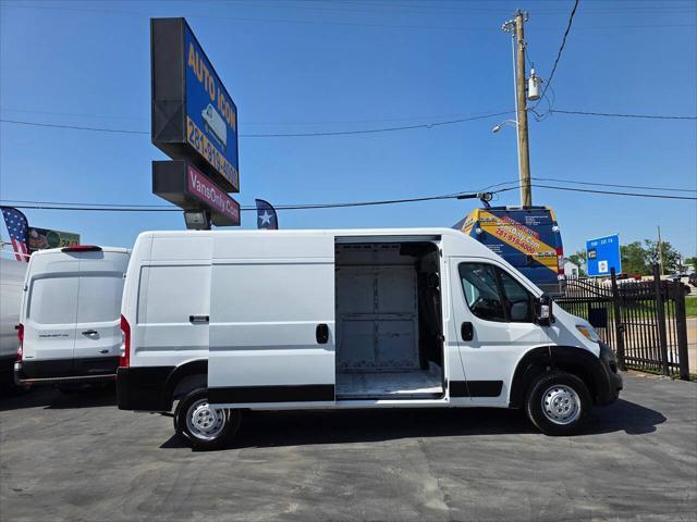 Photo of 2023 Bright White Clearcoat RAM ProMaster 2500