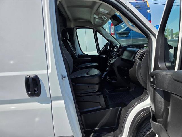 Photo of 2023 Bright White Clearcoat RAM ProMaster 2500