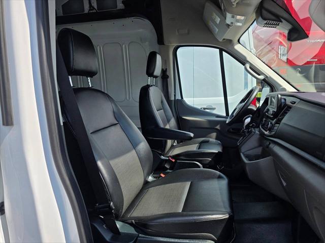Photo of 2023 Oxford White Ford Transit-250
