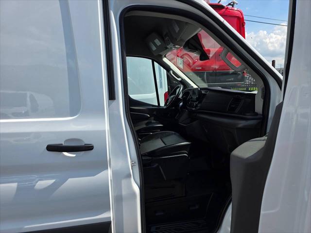 Photo of 2023 Oxford White Ford Transit-250
