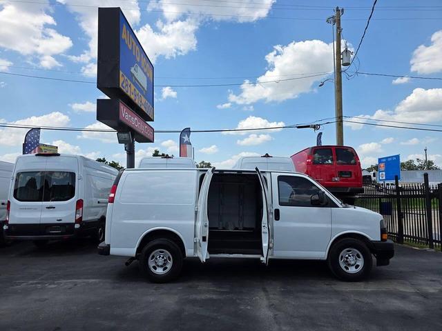 Photo of 2018 Summit White Chevrolet Express 2500