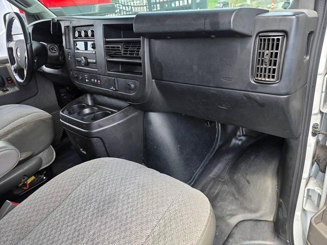 Photo of 2018 Summit White Chevrolet Express 2500
