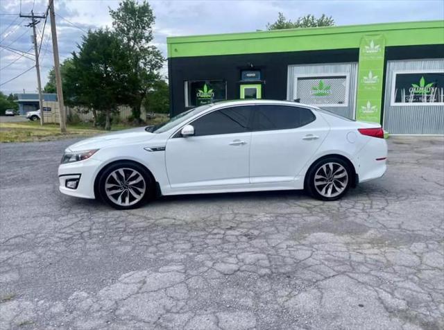 Photo of 2015 Snow White Pearl Kia Optima