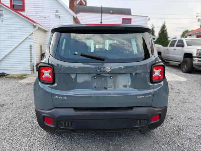 Photo of 2017 Gray Jeep Renegade