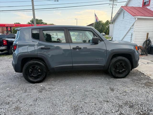 Photo of 2017 Gray Jeep Renegade