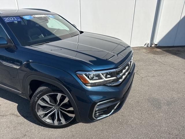 Photo of 2021 Tourmaline Blue Metallic Volkswagen Atlas Cross Sport