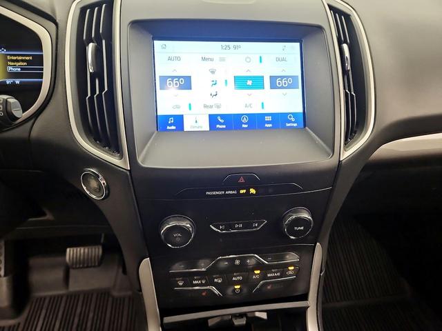 Photo of 2020 Burgundy Ford Edge