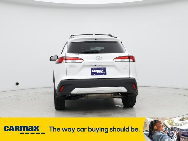Photo of 2024 White Toyota Corolla Cross