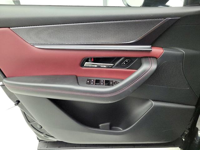 Photo of 2025 Black Mazda CX-70