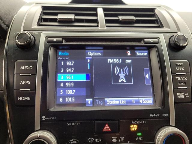 Photo of 2014 White Toyota Camry