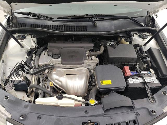 Photo of 2014 White Toyota Camry