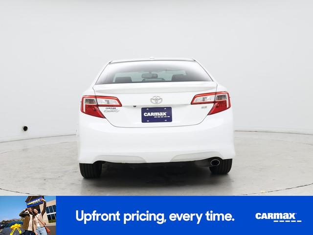 Photo of 2014 White Toyota Camry