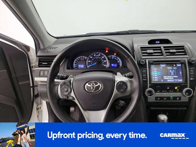 Photo of 2014 White Toyota Camry