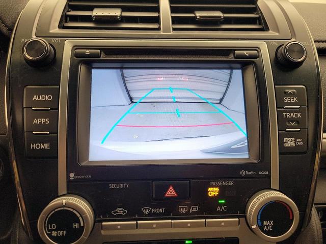 Photo of 2014 White Toyota Camry