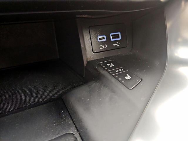 Photo of 2022 White Lexus LX 600