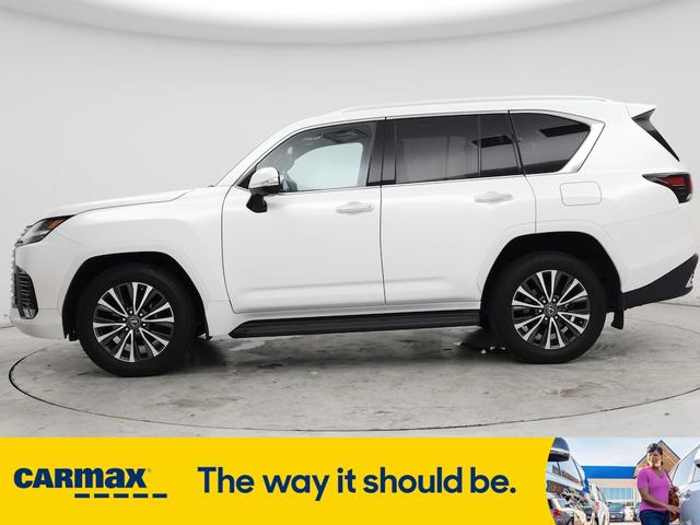 Photo of 2022 White Lexus LX 600