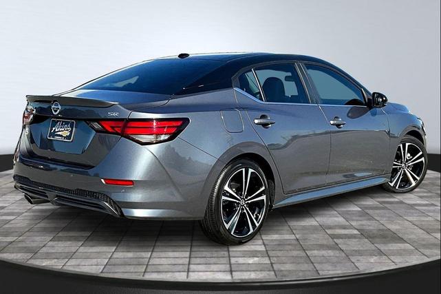 Photo of 2021 Gun Metallic/Super Black Nissan Sentra