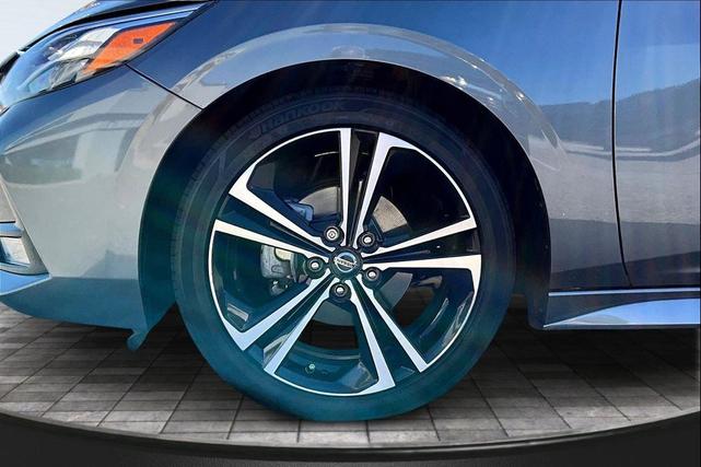 Photo of 2021 Gun Metallic/Super Black Nissan Sentra