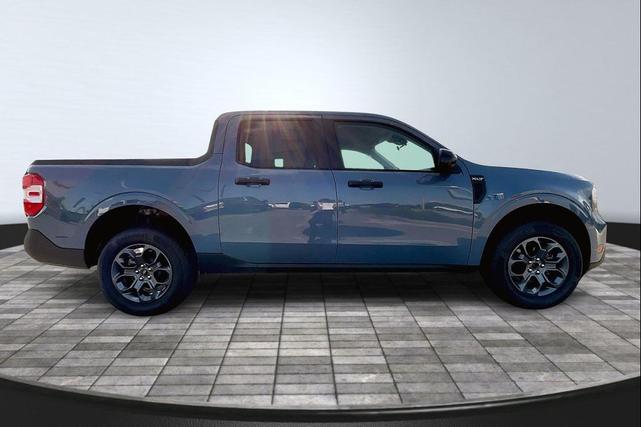 Photo of 2025 Azure Gray Metallic Tri-Coat Ford Maverick