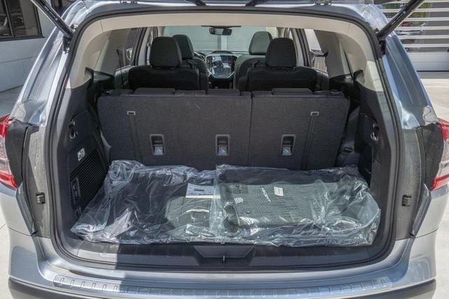 Photo of 2024 Ice Silver Metallic Subaru Ascent