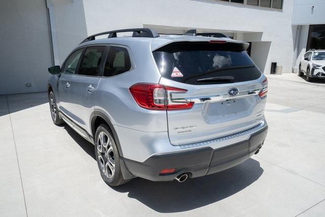 Photo of 2024 Ice Silver Metallic Subaru Ascent
