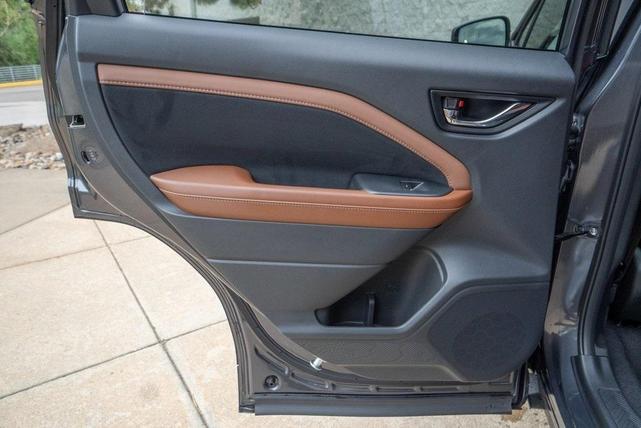 Photo of 2025 Magnetite Gray Metallic Subaru Forester