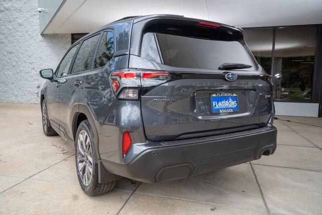 Photo of 2025 Magnetite Gray Metallic Subaru Forester