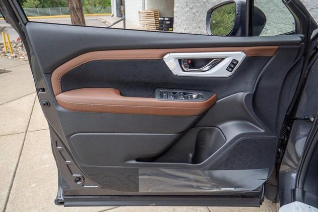 Photo of 2025 Magnetite Gray Metallic Subaru Forester