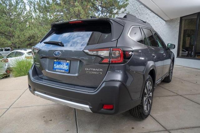 Photo of 2025 Magnetite Gray Metallic Subaru Outback