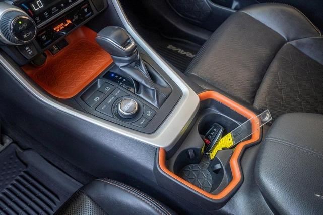 Photo of 2019 Black Toyota RAV4