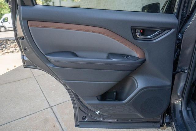 Photo of 2025 Magnetite Gray Metallic Subaru Forester