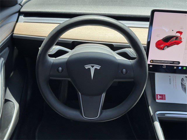 Photo of 2022 White Tesla Model 3