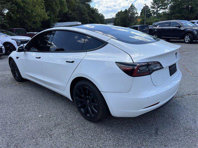 Photo of 2022 White Tesla Model 3