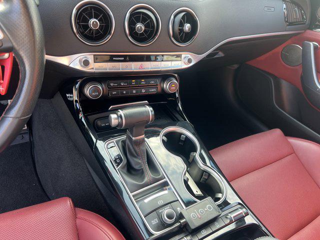 Photo of 2022 Aurora Black Kia Stinger