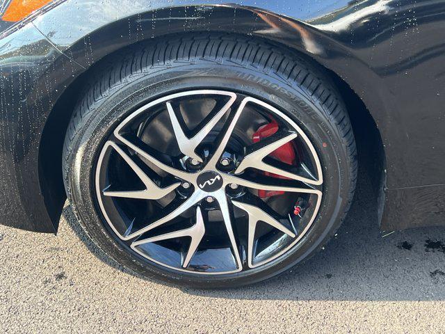 Photo of 2022 Aurora Black Kia Stinger