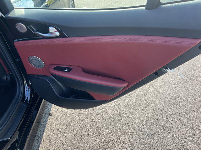 Photo of 2022 Aurora Black Kia Stinger