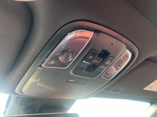 Photo of 2022 Aurora Black Kia Stinger