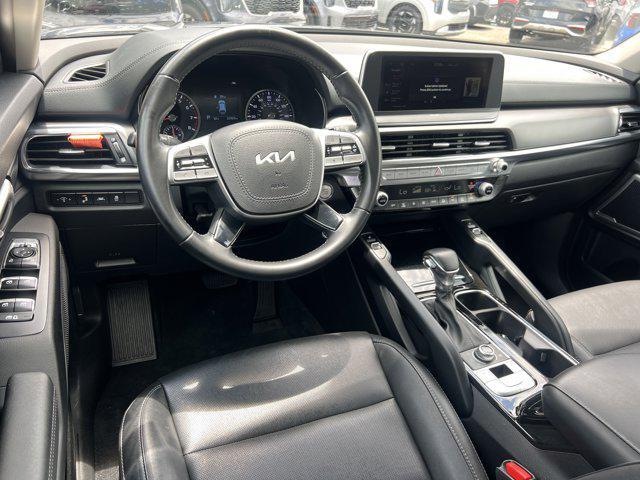 Photo of 2022 Black Copper Kia Telluride