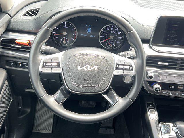 Photo of 2022 Black Copper Kia Telluride