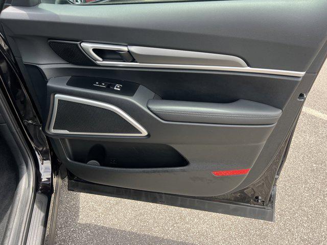 Photo of 2022 Black Copper Kia Telluride