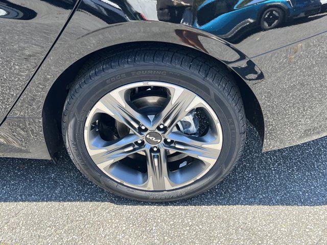Photo of 2022 Ebony Black Kia K5