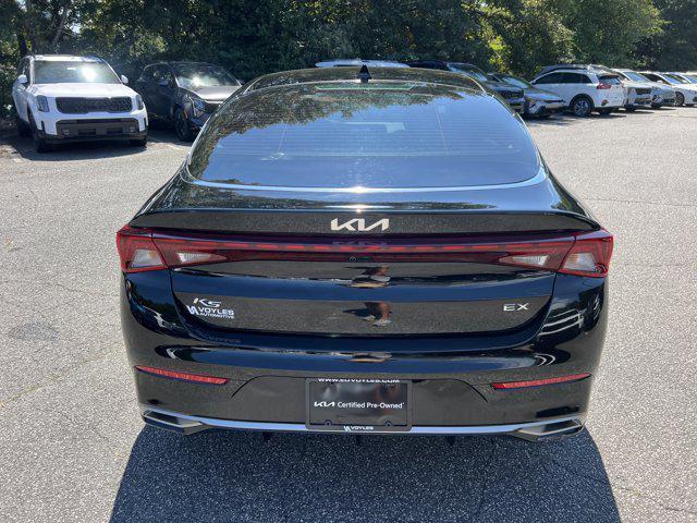 Photo of 2022 Ebony Black Kia K5